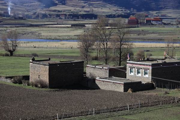 �ڰ�ɣ�Ŷ��ߵĴ�ׯת�� (3).JPG