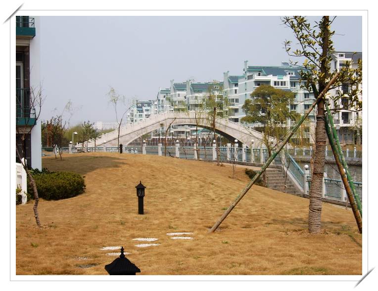 С˧��Ĵ�Ů��