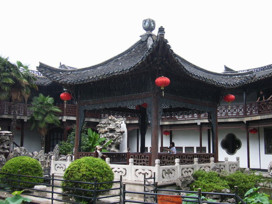 ��԰��ĵ�·�������ǵ�����Ҫ�� ������