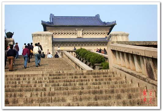 �Ͼ���ɽ��