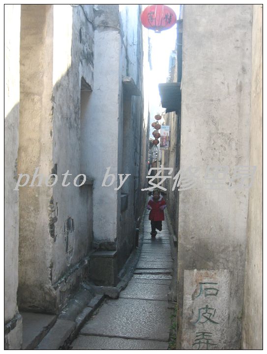 ������С���е�СŮ��