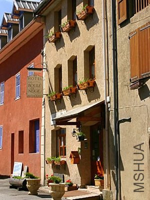 image_hotel_exterior_frontview_1.jpg