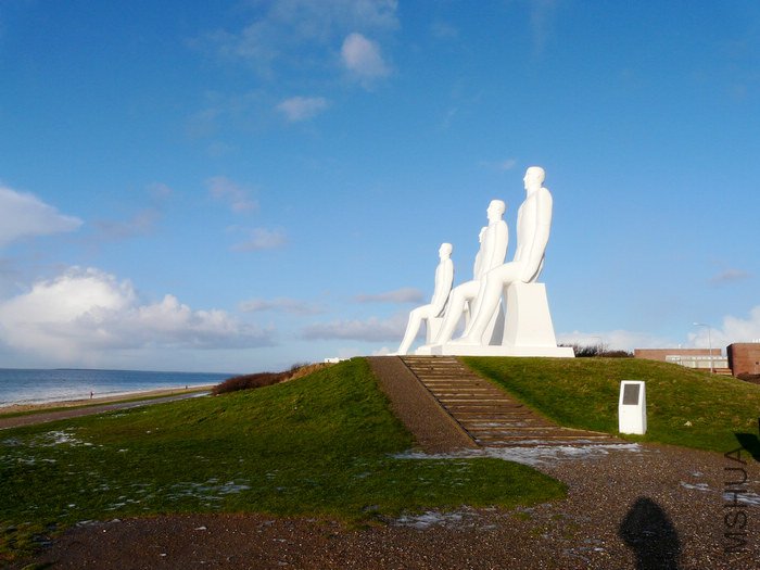 MENNESKER VED HAVET_nEO_IMG.jpg